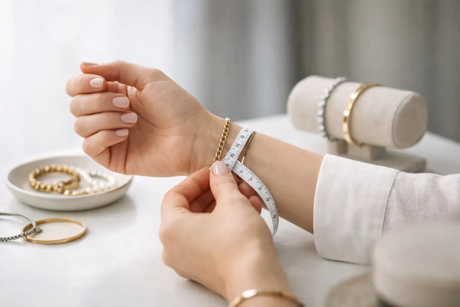 Guide to Bracelet Sizing for Women That Fits