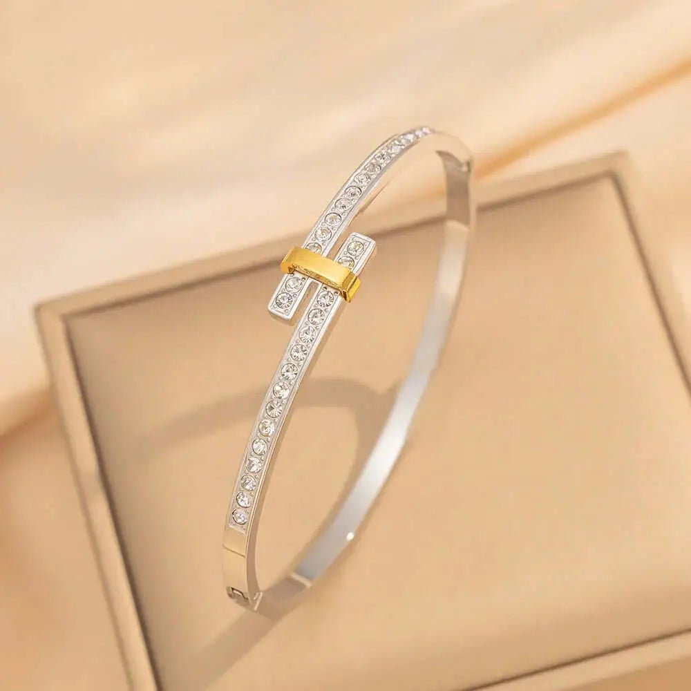 Coping methods for allergic reactions caused by wearing crystal transfer crystals - Aruary Studio ｜ Artisanal Jewelry