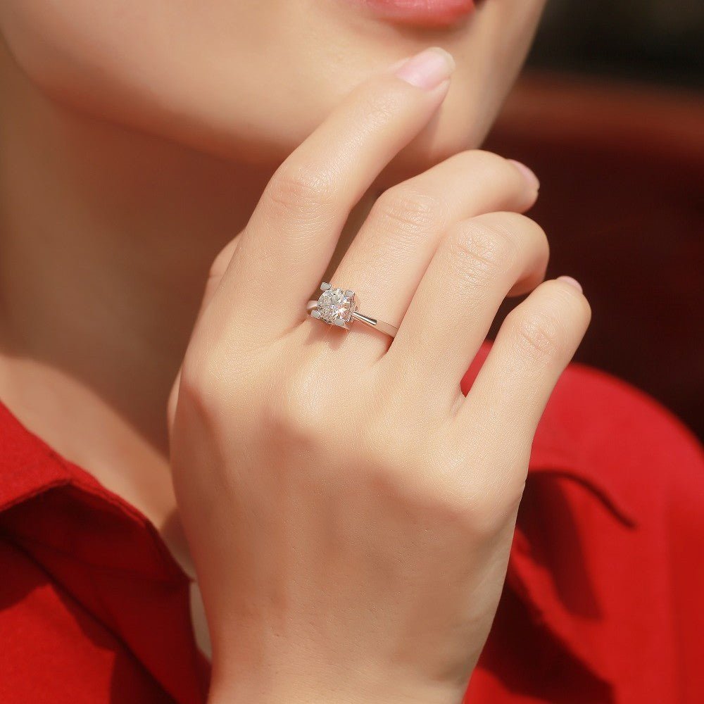 1 Carat Moissanite Solitaire Ring | S925 Sterling Silver - Minimalist Luxury with Timeless Sparkle - Aruary Studio ｜ Artisanal Jewelry
