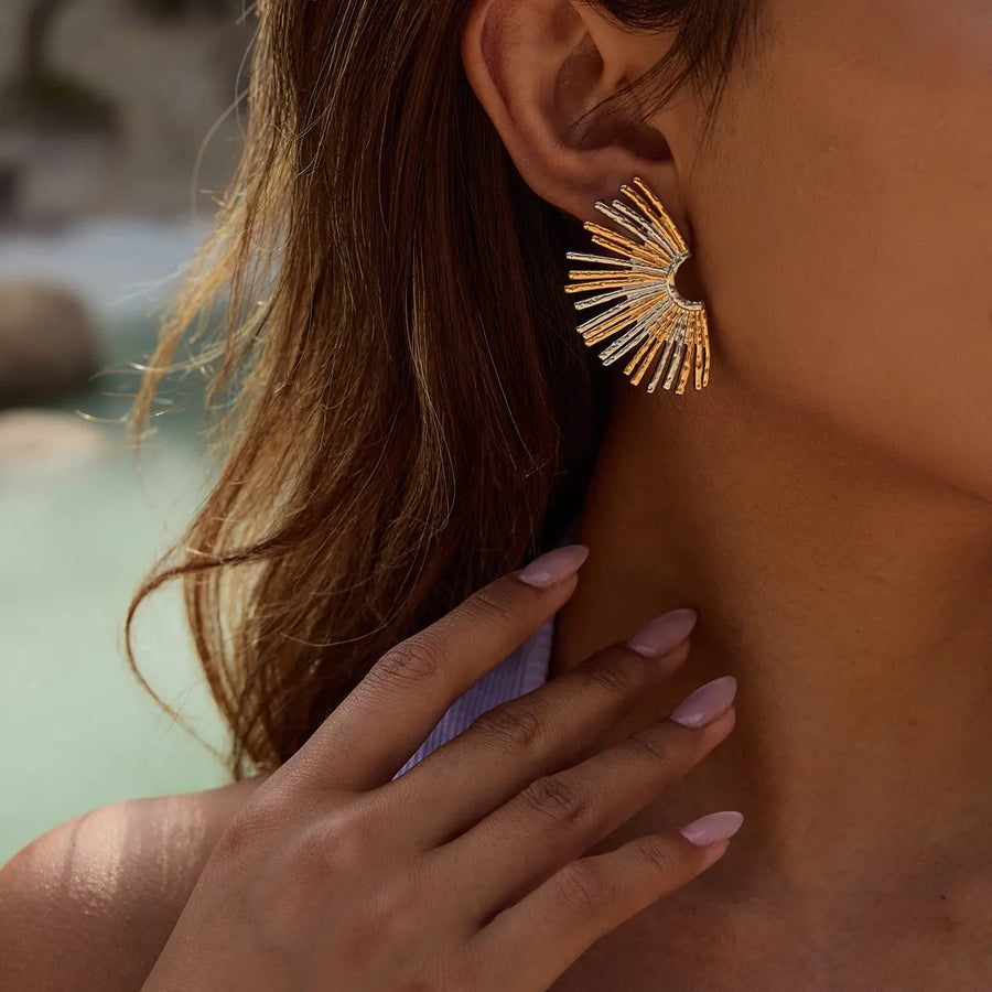 Aruary Studio ｜ Artisanal Jewelry 18K Gold Plated Sunflower Stud Earrings - Hypoallergenic Stainless Steel, Waterproof & Non-Tarnish