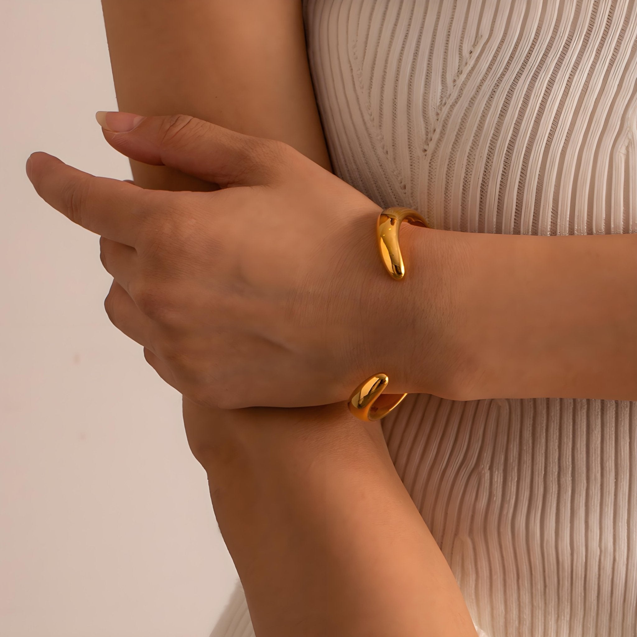 18K Gold Plated Wave Open Cuff Bracelet - Stainless Steel Adjustable Bangle, Trendy Ins Fashion Jewelry - Aruary Studio ｜ Artisanal Jewelry