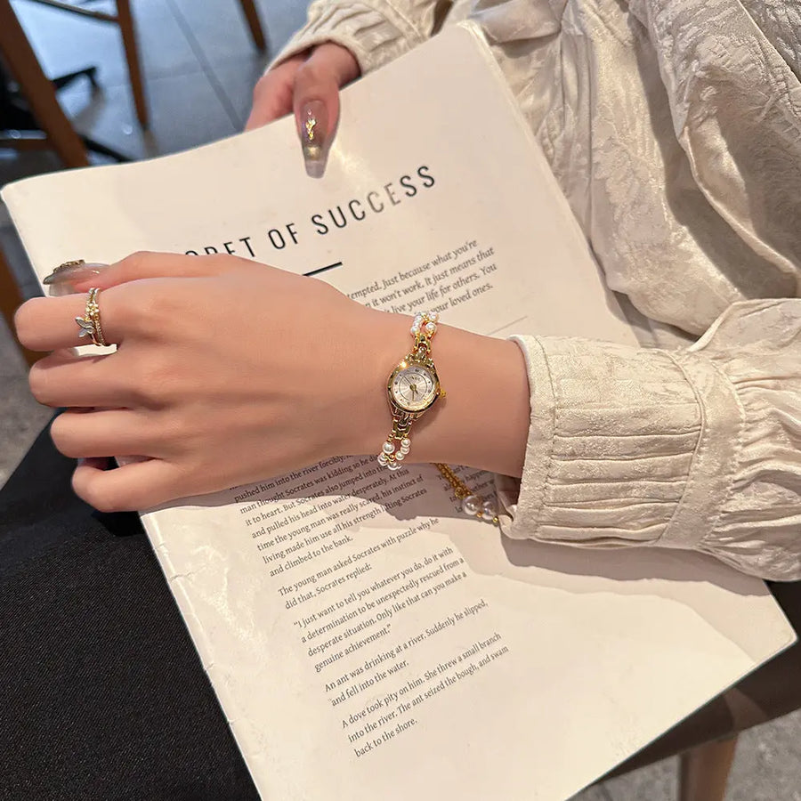 Aruary Studio ｜ Artisanal Jewelry Elegant Pearl Chain Women's Watch - 21mm Quartz Timepiece w/ Mineral Glass & Screw-Down Crown