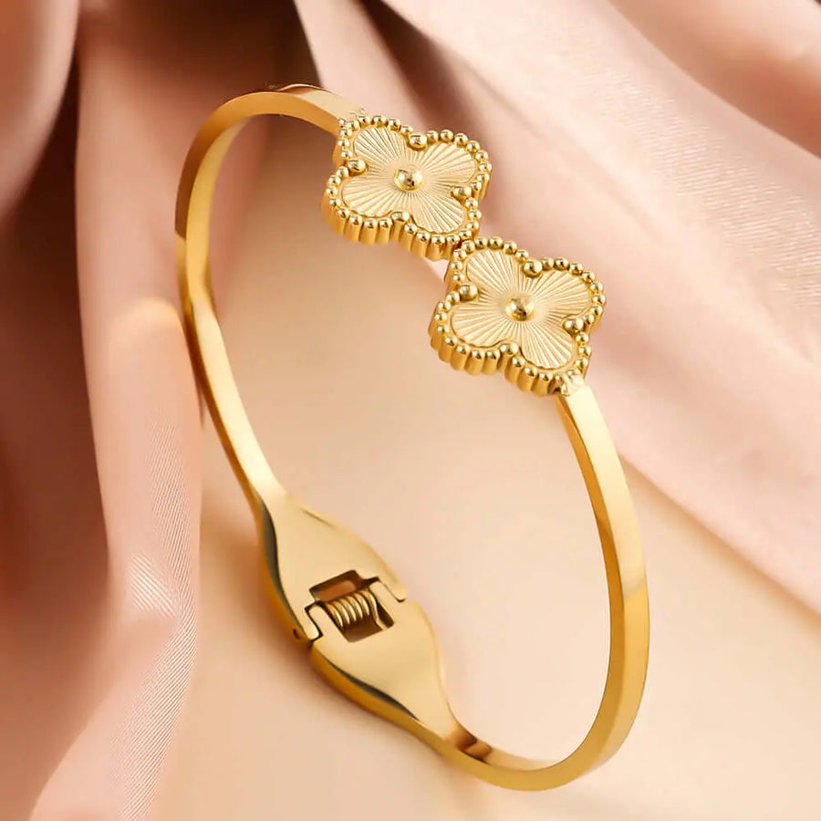 Aruary Studio ｜ Artisanal Jewelry Everlux Clover Adjustable Bangle | 18K Gold Plated Titanium Steel | Water-Resistant Everyday Bracele