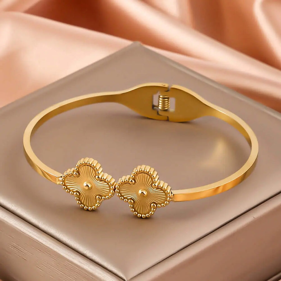 Aruary Studio ｜ Artisanal Jewelry Everlux Clover Adjustable Bangle | 18K Gold Plated Titanium Steel | Water-Resistant Everyday Bracele