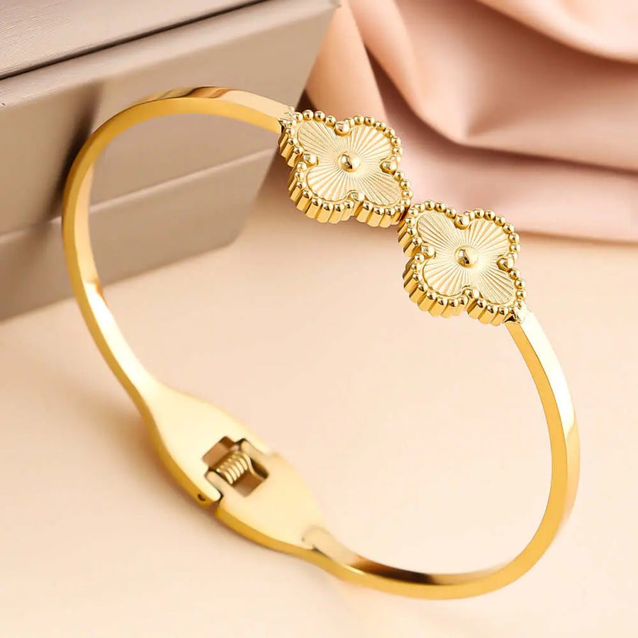 Aruary Studio ｜ Artisanal Jewelry Everlux Clover Adjustable Bangle | 18K Gold Plated Titanium Steel | Water-Resistant Everyday Bracele