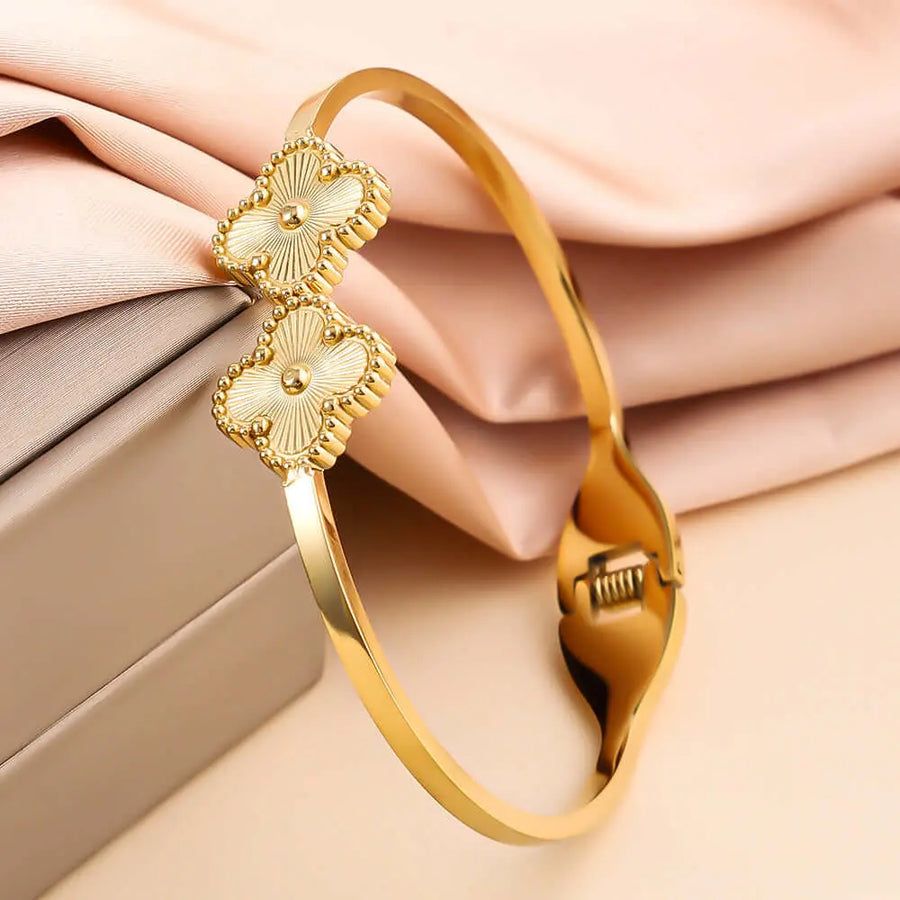 Aruary Studio ｜ Artisanal Jewelry Everlux Clover Adjustable Bangle | 18K Gold Plated Titanium Steel | Water-Resistant Everyday Bracele