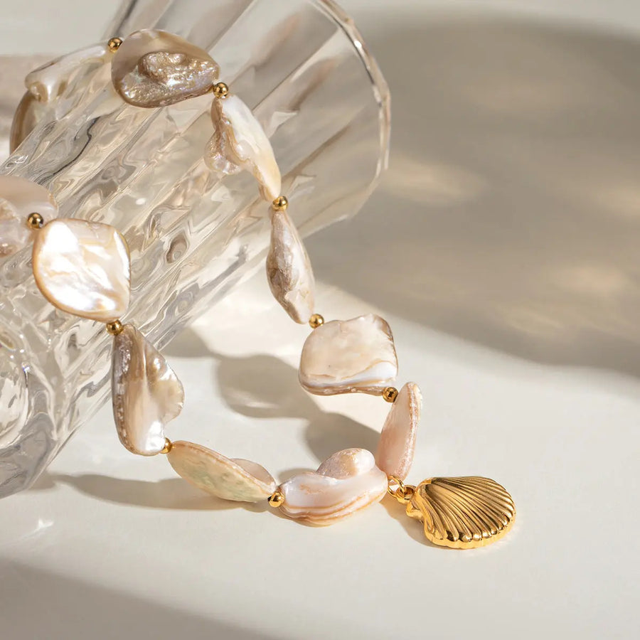 Yuqing Realm ｜ Accessories Boutique Golden Shell & Starfish Necklace | 18K Gold-Plated Beach Jewelry | Adjustable Coastal Statement Piece