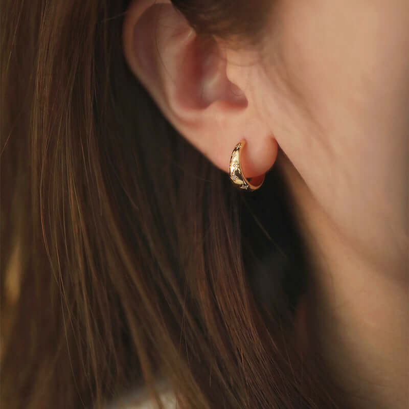 Aruary Studio ｜ Artisanal Jewelry Celestial Sparkle 18K Gold Plated Starry Sky Earrings - Sterling Silver Minimalist Star Studs for Everyday Elegance