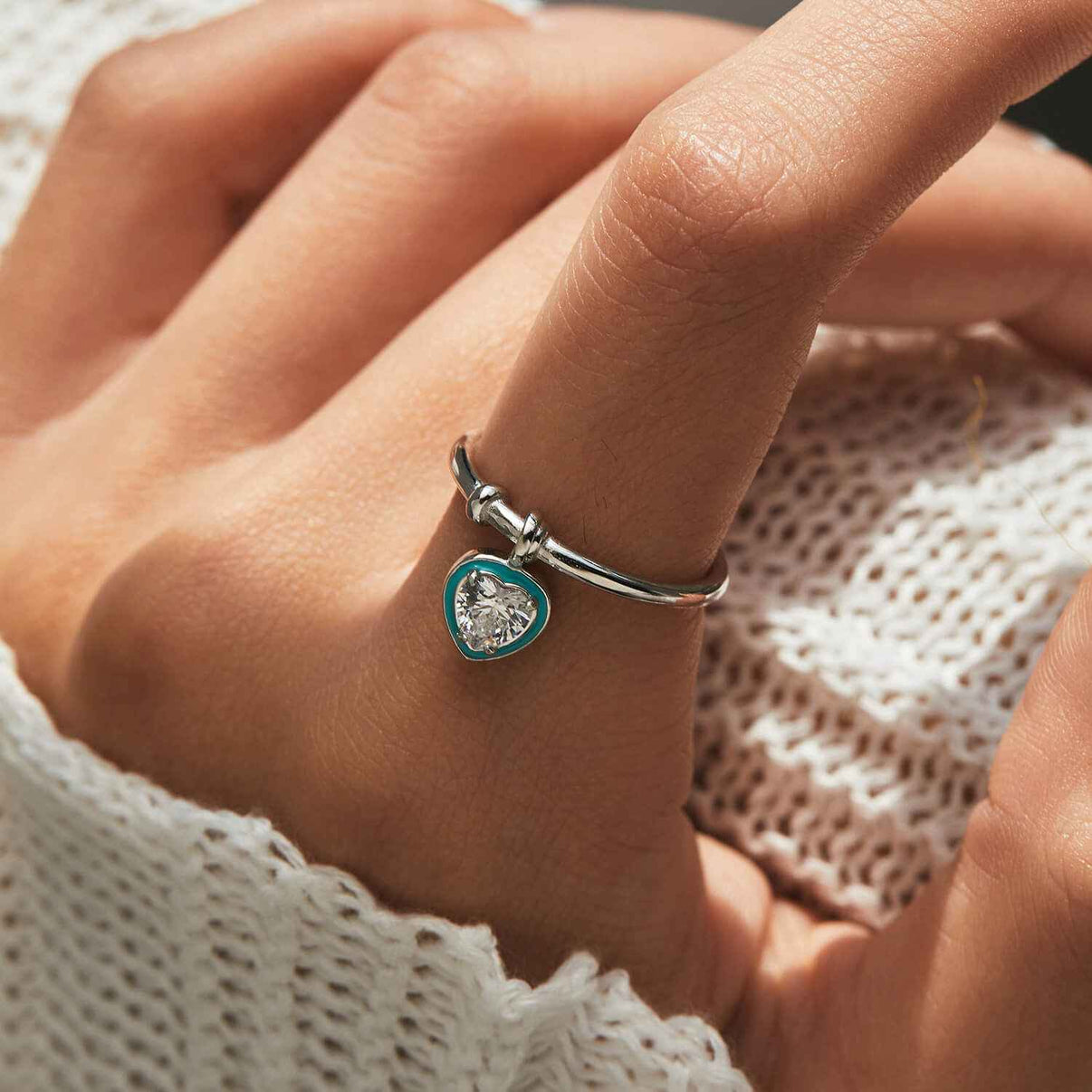 Aura Heart Dangle Ring - Elegant and Unique Jewelry Accessory