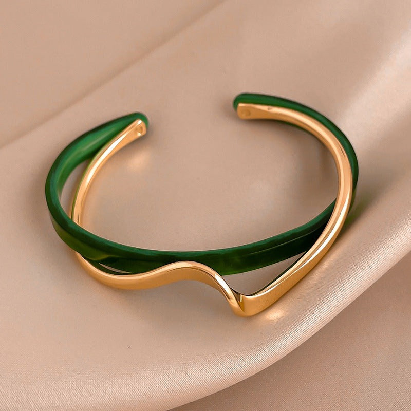 Aruary Studio ｜ Artisanal Jewelry Elegant 18K Gold Plated Geometric Open Bangle ― Modern Minimalist Bracelet for Effortless Layering