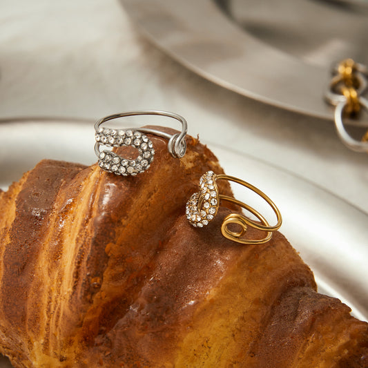 Crystal Rhinestone Paperclip-Shaped Titanium Steel Gold-Plated Ring