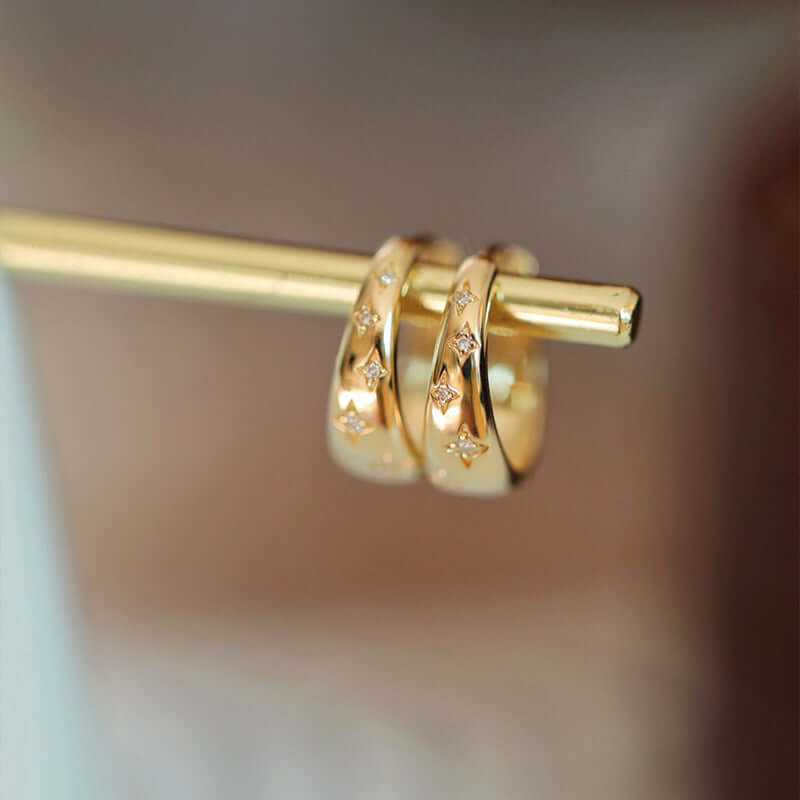 Aruary Studio ｜ Artisanal Jewelry Celestial Sparkle 18K Gold Plated Starry Sky Earrings - Sterling Silver Minimalist Star Studs for Everyday Elegance