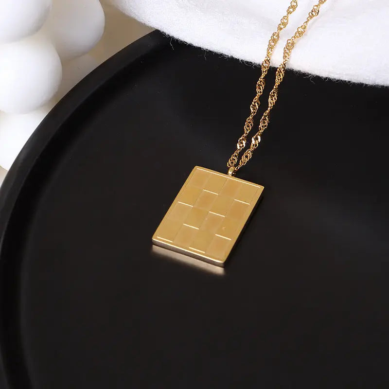 Aruary Studio ｜ Artisanal Jewelry French Checkerboard Choker Necklace - 18K Gold Plated Titanium Steel Pendant Collar, Vintage Inspired Chessboard Layering Chain