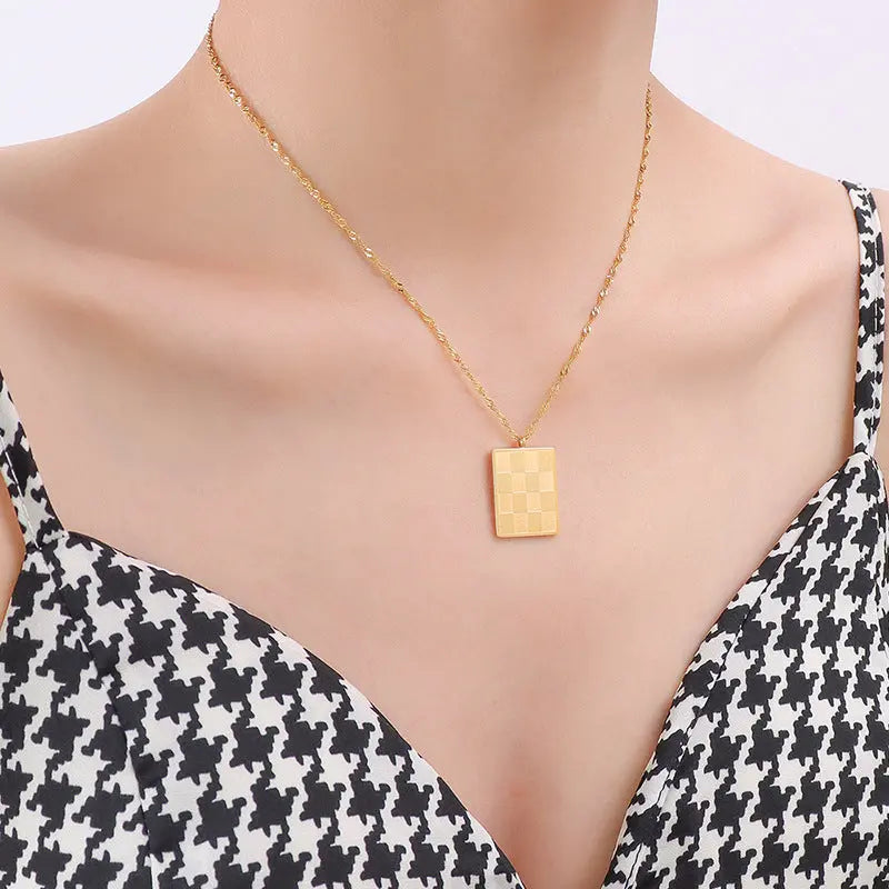 Aruary Studio ｜ Artisanal Jewelry French Checkerboard Choker Necklace - 18K Gold Plated Titanium Steel Pendant Collar, Vintage Inspired Chessboard Layering Chain