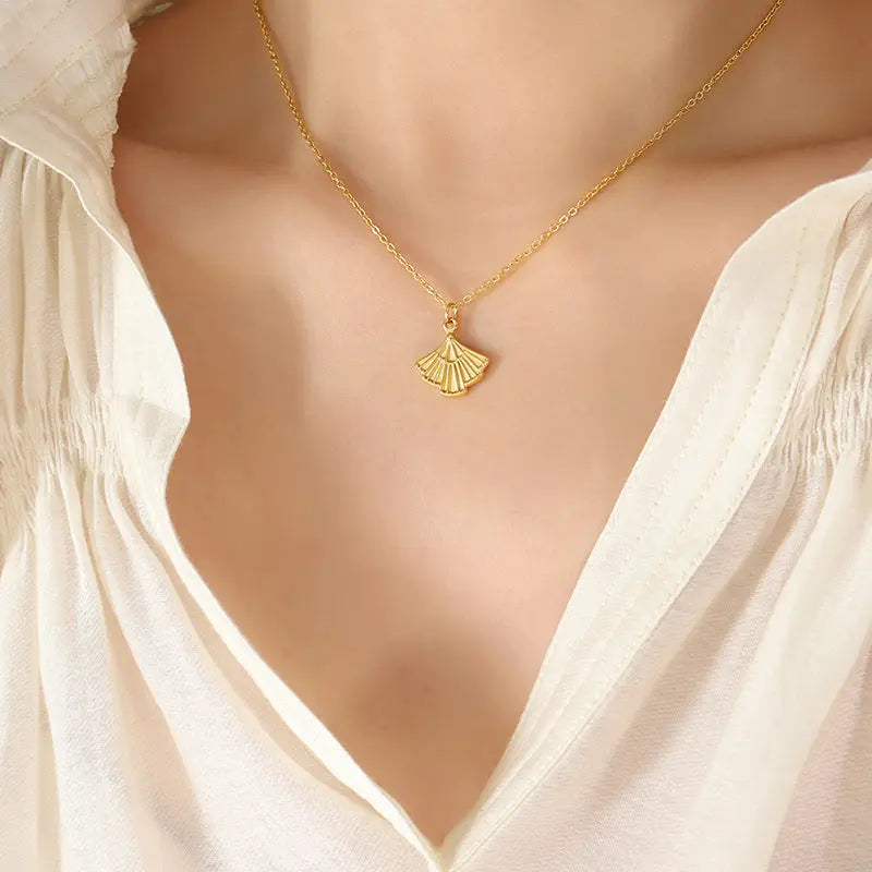 Aruary Studio ｜ Artisanal Jewelry Minimalist Gold Fan Pendant Necklace | 18K Gold Plated Layering Necklace | Dainty Everyday Jewelry for Women Golden