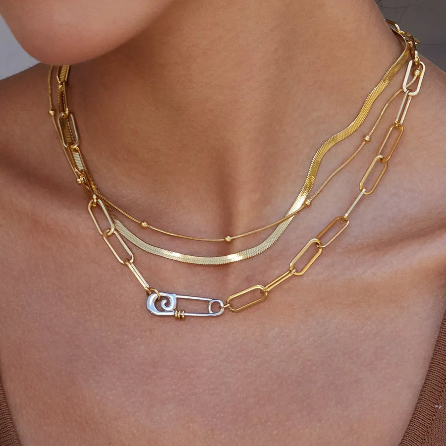 Aruary Studio ｜ Artisanal Jewelry Paperclip Necklace & Bracelet Set in 18K Gold - Designer Titanium Steel Office Jewelry | Hypoallergenic Stackable Set