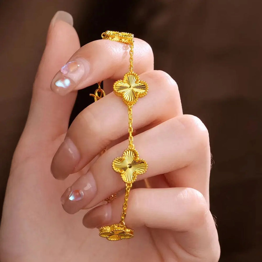 Aruary Studio ｜ Artisanal Jewelry Solid Gold-Plated Clover Bangle | Hypoallergenic Brass Statement Bracelet | Luxury Luck Charm