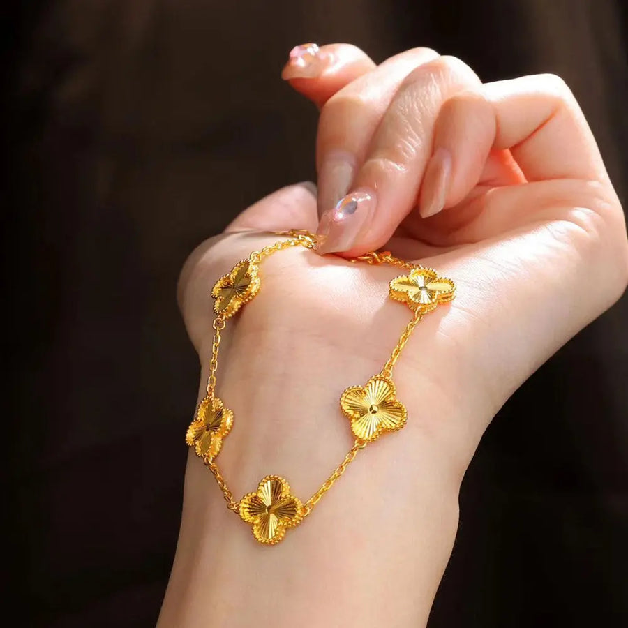 Aruary Studio ｜ Artisanal Jewelry Solid Gold-Plated Clover Bangle | Hypoallergenic Brass Statement Bracelet | Luxury Luck Charm