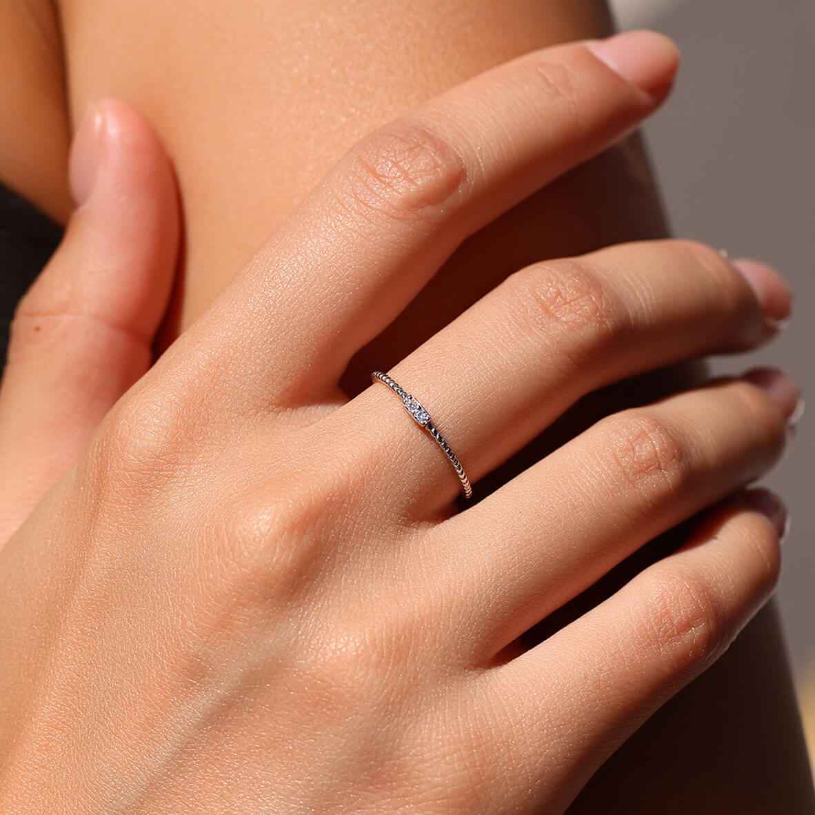 Twist Bar Moissanite Stacking Band