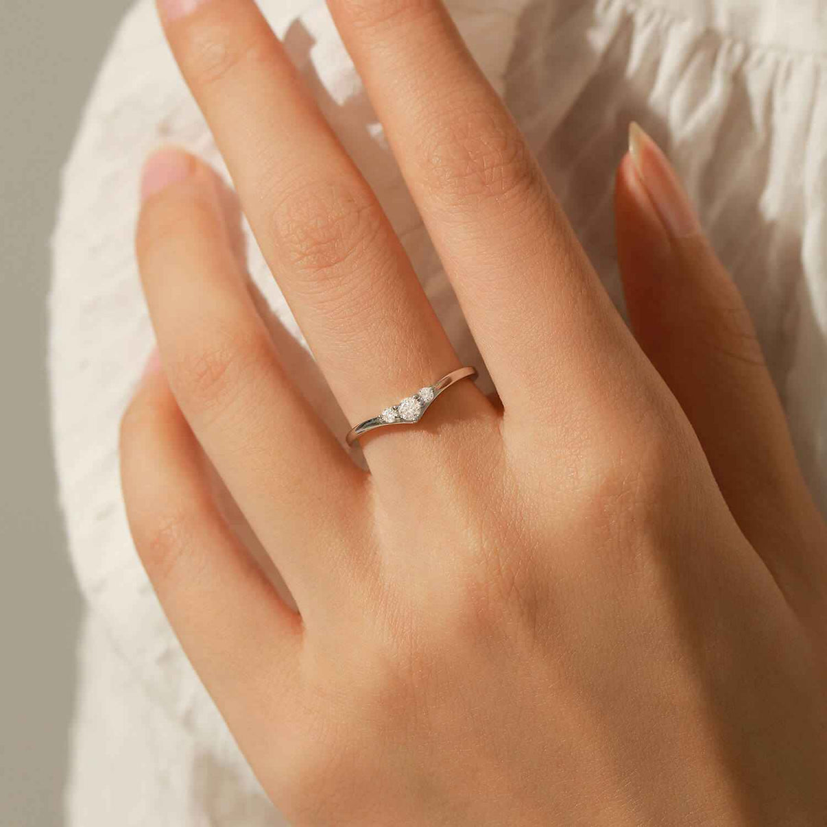 Aero Chevron Moissanite Stacking Band
