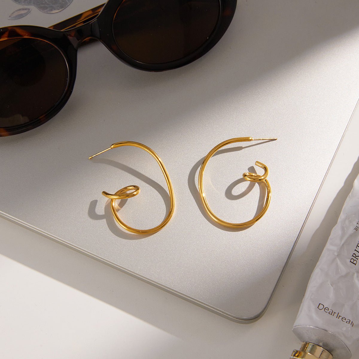 Asymmetric Gold Line Hoop Earrings | 18K Gold - Plated Titanium Steel - Aruary Studio ｜ Artisanal Jewelry