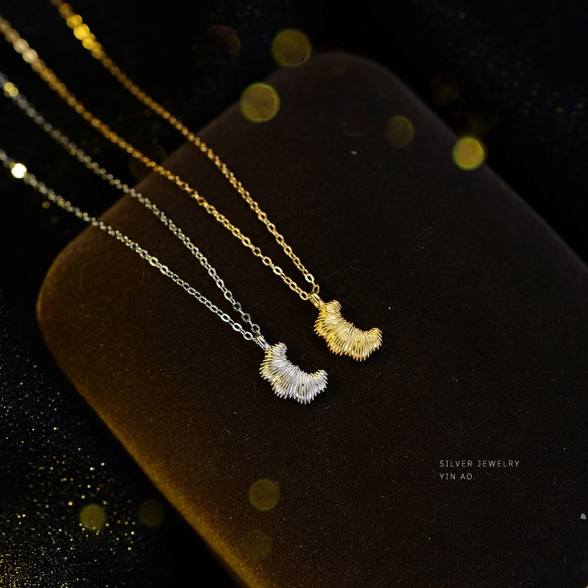 Croissant Bread Pendant Necklace - Aruary Studio ｜ Artisanal Jewelry