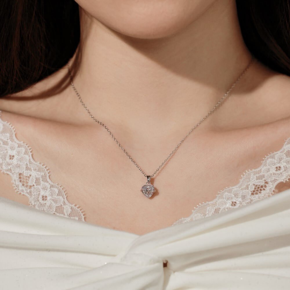 Dainty Heart Pendant Necklace with Bow Detail - S925 Silver Jewelry for Her - Aruary Studio ｜ Artisanal Jewelry