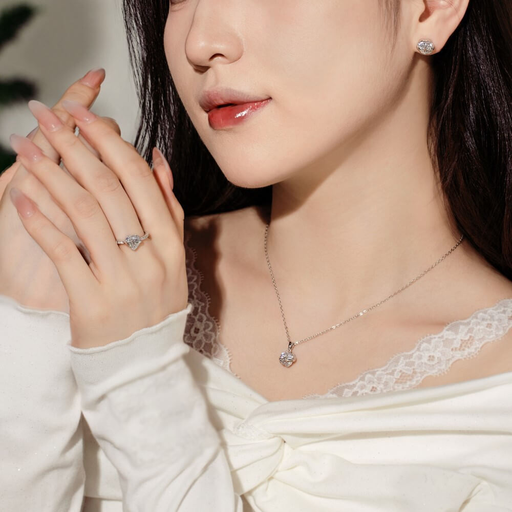 Dainty Heart Pendant Necklace with Bow Detail - S925 Silver Jewelry for Her - Aruary Studio ｜ Artisanal Jewelry