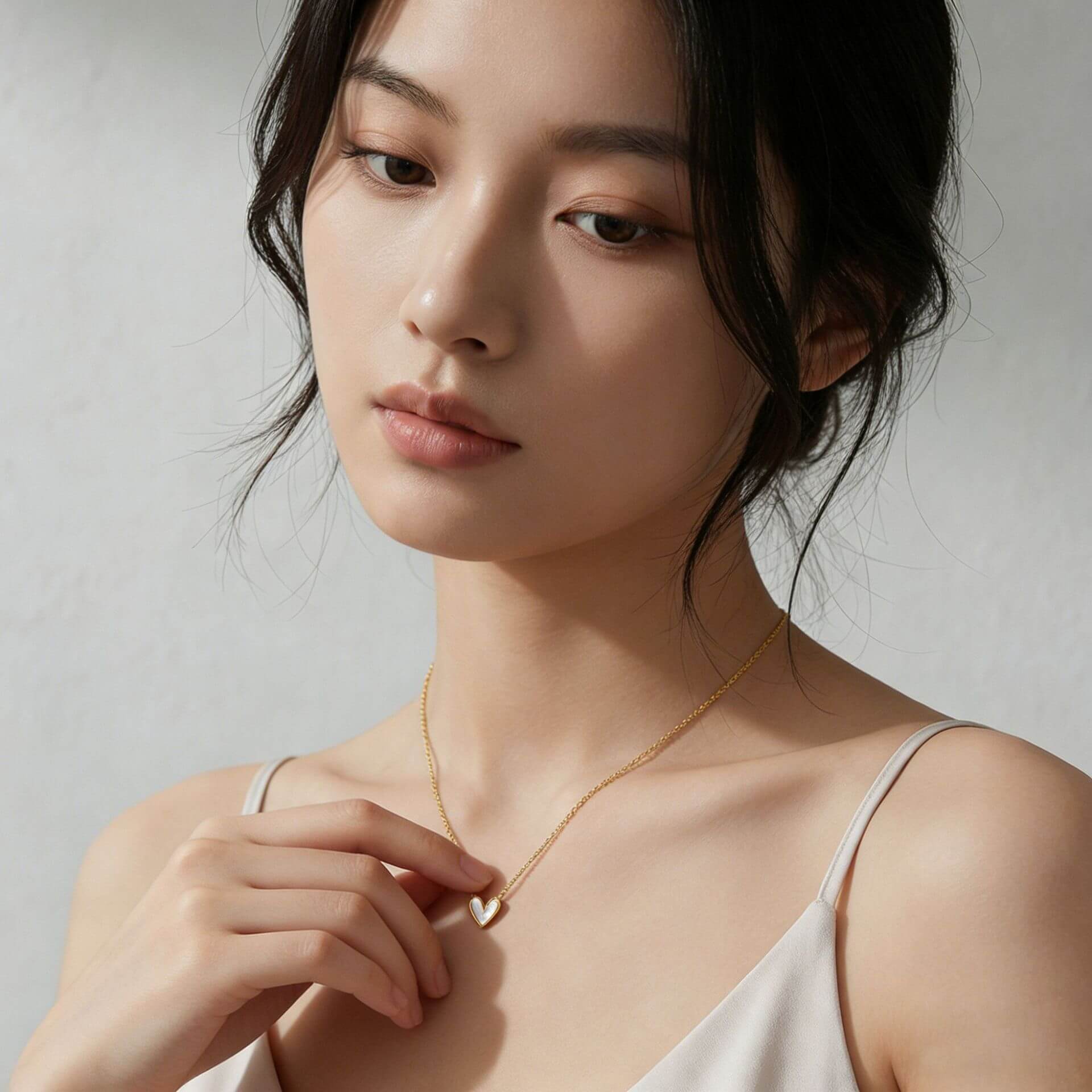 Dainty Shell Heart Pendant Necklace - Minimalist Gold Choker for Women, Meaningful Jewelry Gift - Aruary Studio ｜ Artisanal Jewelry