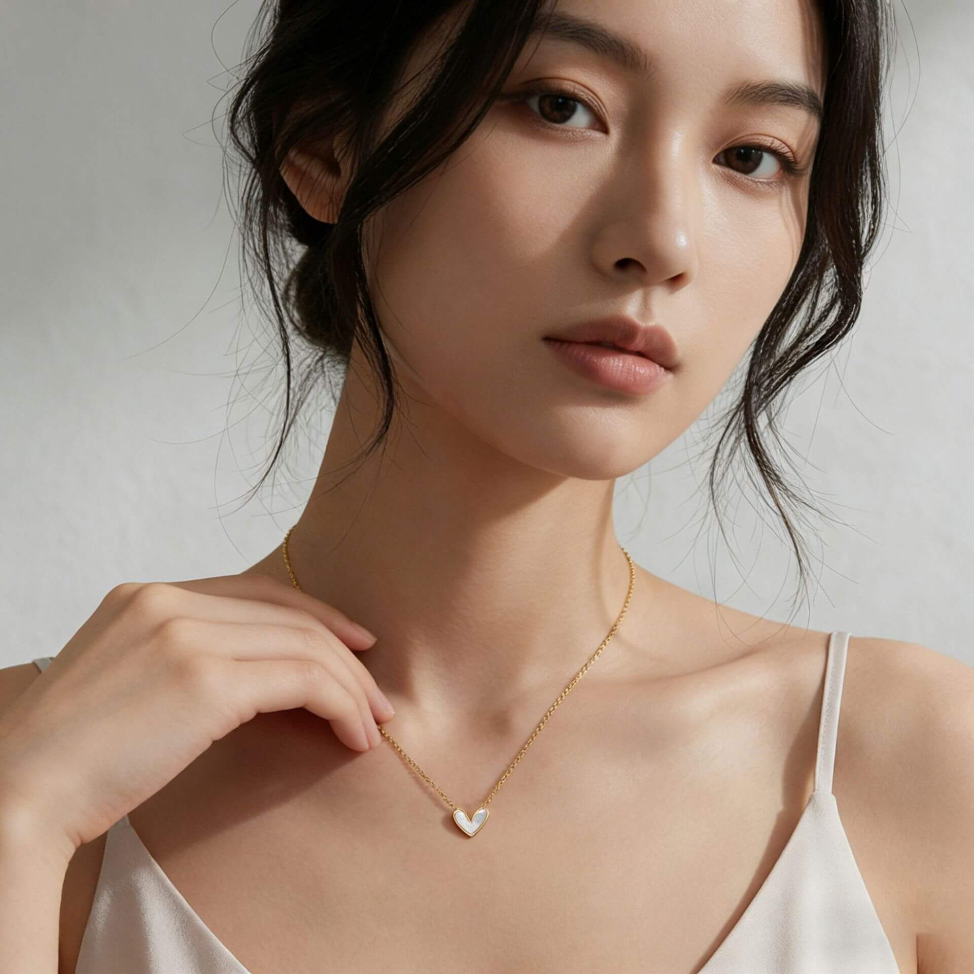 Dainty Shell Heart Pendant Necklace - Minimalist Gold Choker for Women, Meaningful Jewelry Gift - Aruary Studio ｜ Artisanal Jewelry