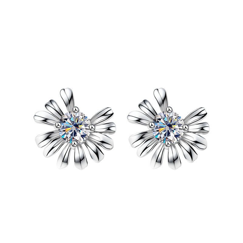 Daisy Moissanite Stud Earrings | 925 Sterling Silver + 0.3ct Moissanite - Aruary Studio ｜ Artisanal Jewelry