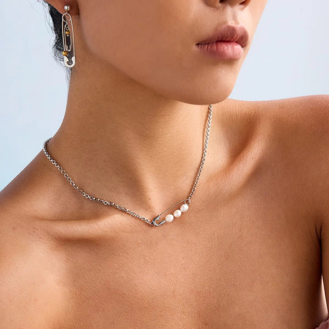 Elegant Paperclip Pearl Necklace - Freshwater Cultured Pearls & Titanium Steel - Minimalist Luxury Jewelry - Aruary Studio ｜ Artisanal Jewelry