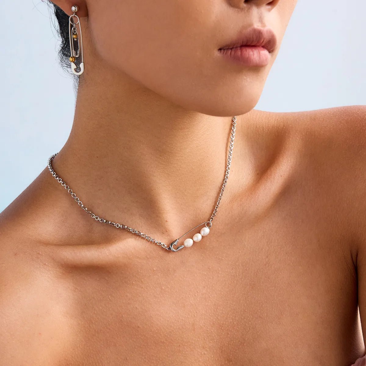 Elegant Paperclip Pearl Necklace - Freshwater Cultured Pearls & Titanium Steel - Minimalist Luxury Jewelry - Aruary Studio ｜ Artisanal Jewelry