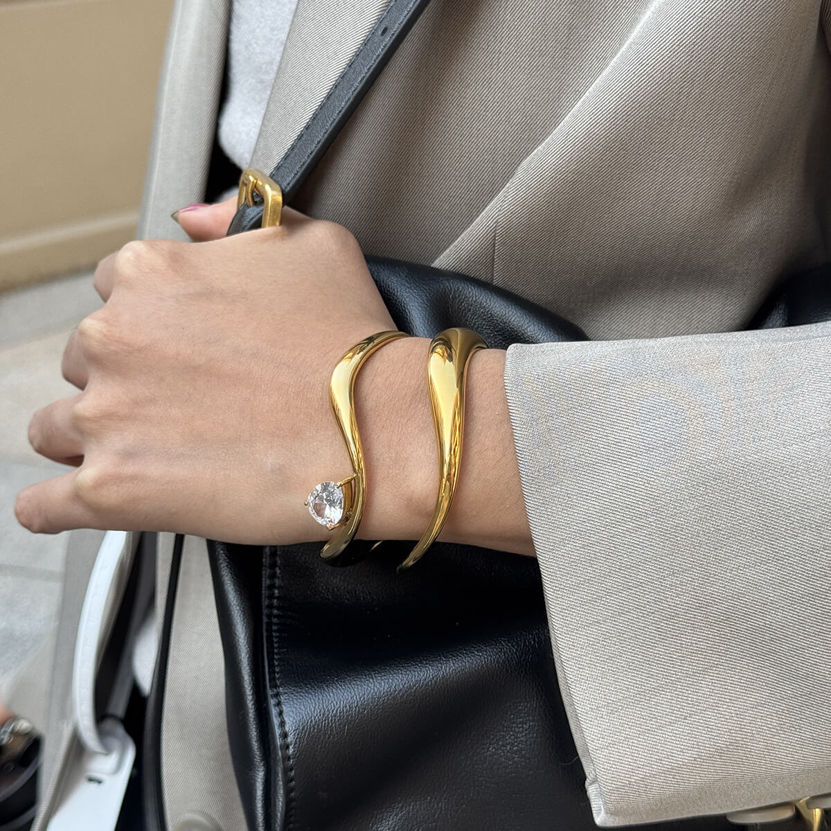Fluid Line Zircon Open Cuff Bracelet | 18K Gold - Plated Titanium Steel + 5A Zircon - Aruary Studio ｜ Artisanal Jewelry