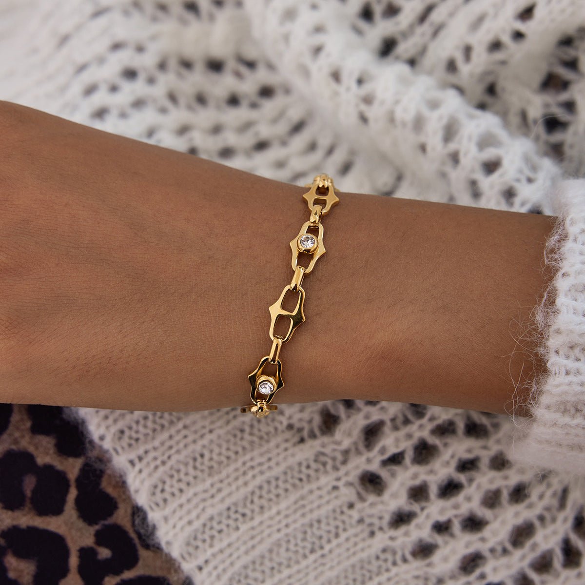 Gold Plated Cubic Zirconia Chain Bracelet - Titanium Steel Adjustable Sparkling Everyday Jewelry - Aruary Studio ｜ Artisanal Jewelry