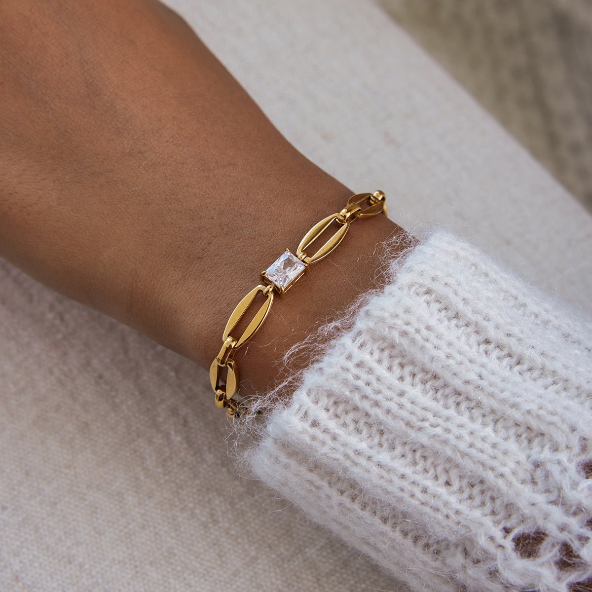 Gold Plated Cubic Zirconia Chain Bracelet - Titanium Steel Adjustable Sparkling Everyday Jewelry - Aruary Studio ｜ Artisanal Jewelry