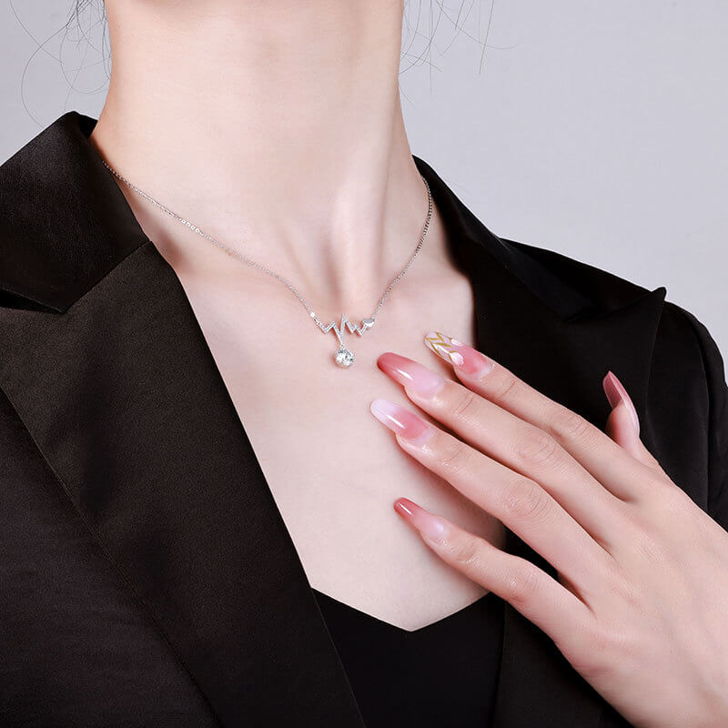 Heartbeat 1ct Moissanite Necklace | 925 Sterling Silver - Aruary Studio ｜ Artisanal Jewelry