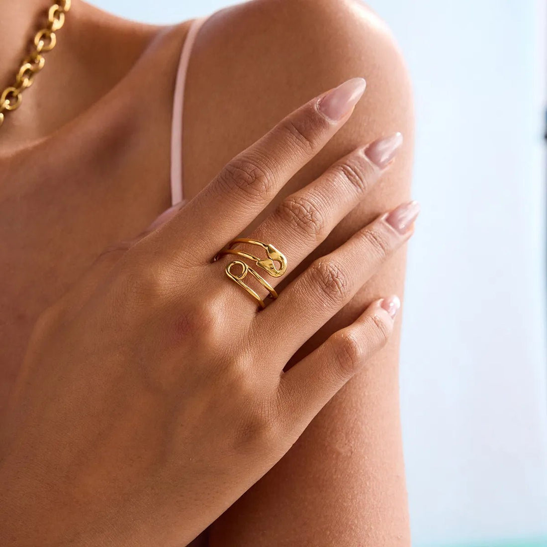 Minimalist Adjustable Paperclip Ring - 14K Gold Plated Titanium Steel - Gold/Silver - Lightweight & Hollow Design - Aruary Studio ｜ Artisanal Jewelry