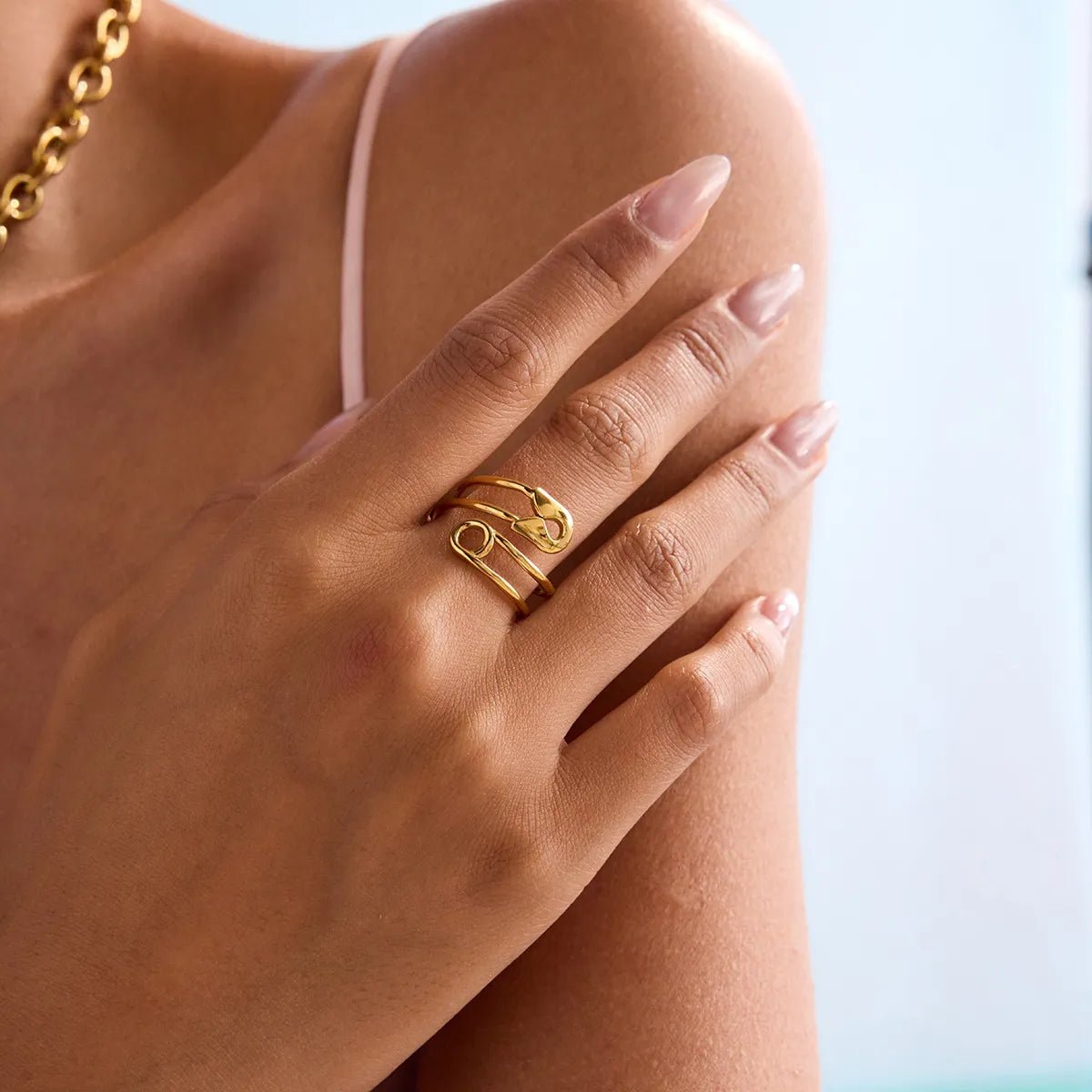 Minimalist Adjustable Paperclip Ring - 14K Gold Plated Titanium Steel - Gold/Silver - Lightweight & Hollow Design - Aruary Studio ｜ Artisanal Jewelry