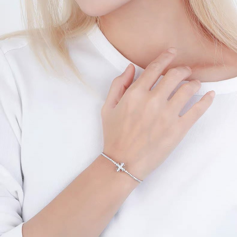 Moissanite Iris Flower Bangle Bracelet | Platinum - Plated Moissanite Jewelry - Aruary Studio ｜ Artisanal Jewelry