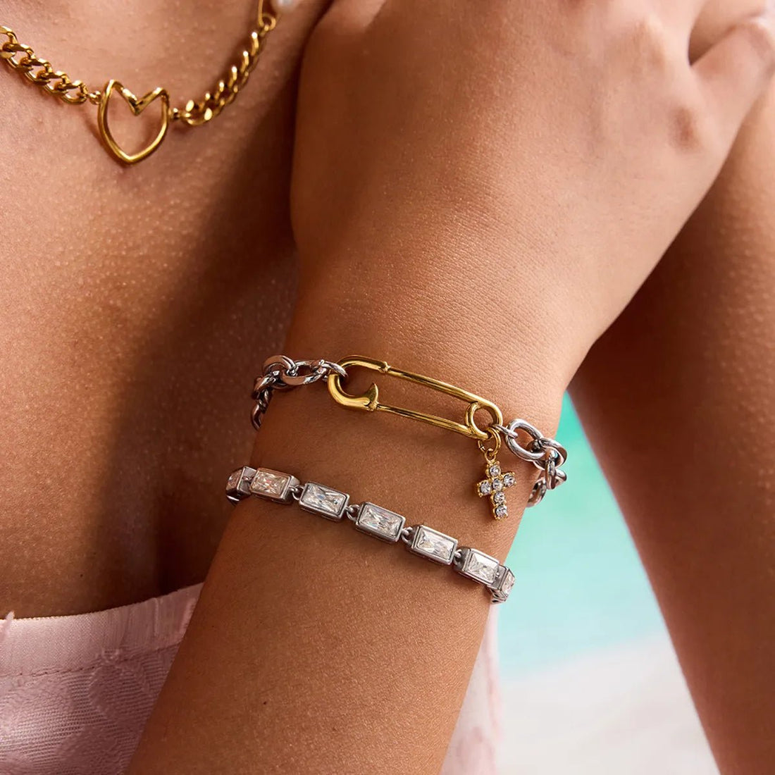 Paperclip Titanium Chain Bracelet - 18K Gold Plated Unisex Cuff, Hypoallergenic Luxury - Aruary Studio ｜ Artisanal Jewelry