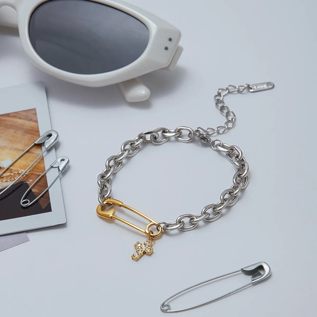 Paperclip Titanium Chain Bracelet - 18K Gold Plated Unisex Cuff, Hypoallergenic Luxury - Aruary Studio ｜ Artisanal Jewelry