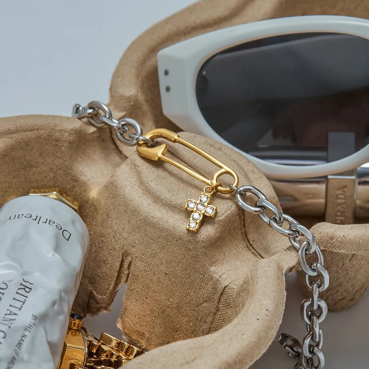 Paperclip Titanium Chain Bracelet - 18K Gold Plated Unisex Cuff, Hypoallergenic Luxury - Aruary Studio ｜ Artisanal Jewelry