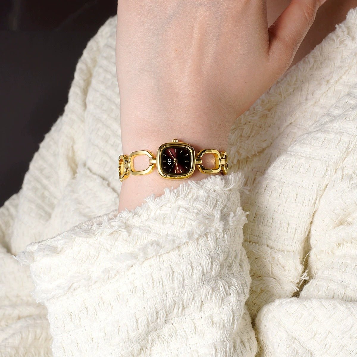 Sporty Square Chain Watch for Women - Quartz Movement, Water - Resistant - Aruary Studio ｜ Artisanal Jewelry