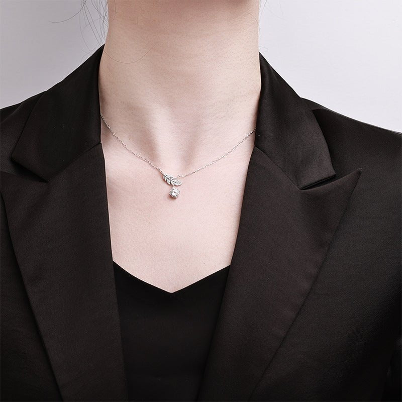 Star Feather Dream Necklace | 925 Sterling Silver + 1ct 5A Moissanite - Aruary Studio ｜ Artisanal Jewelry