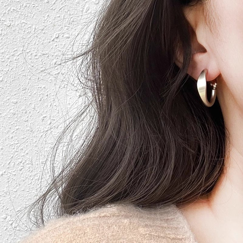 Twisted Titanium Steel Minimalist Hoop Earrings - Lightweight Hypoallergenic Everyday Gold Hoops for Stacking - Aruary Studio ｜ Artisanal Jewelry