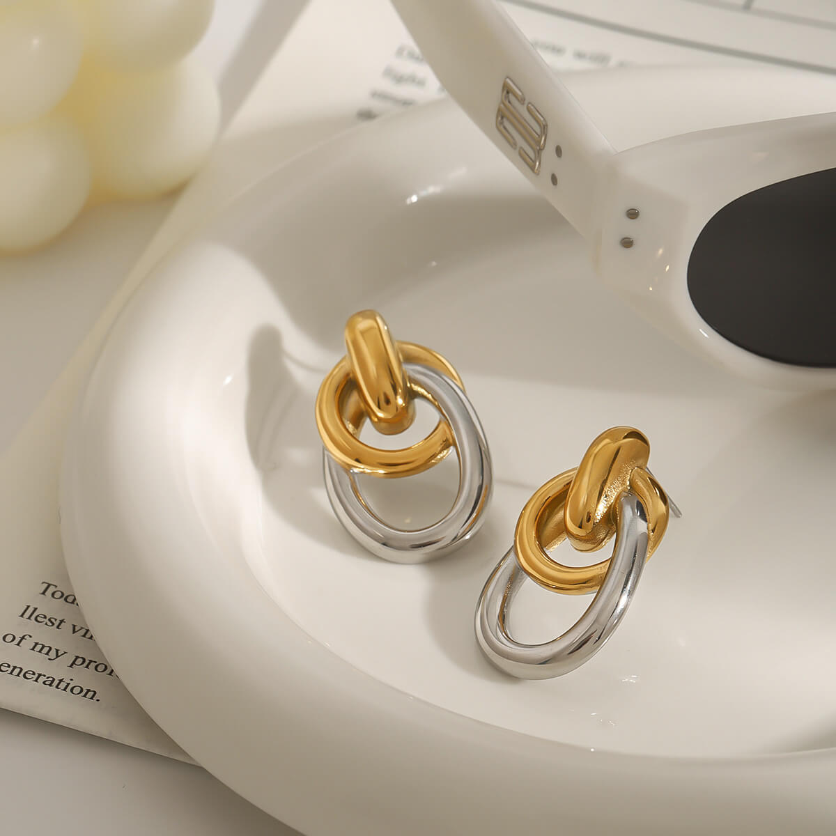 Two - Tone Interlocking Link Stud Earrings - Aruary Studio ｜ Artisanal Jewelry