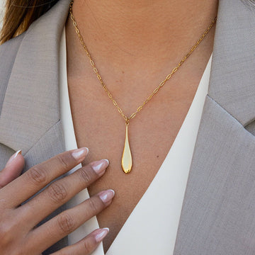 Water Drop Minimalist Pendant Necklace | 18K Gold - Plated Titanium Steel - Aruary Studio ｜ Artisanal Jewelry