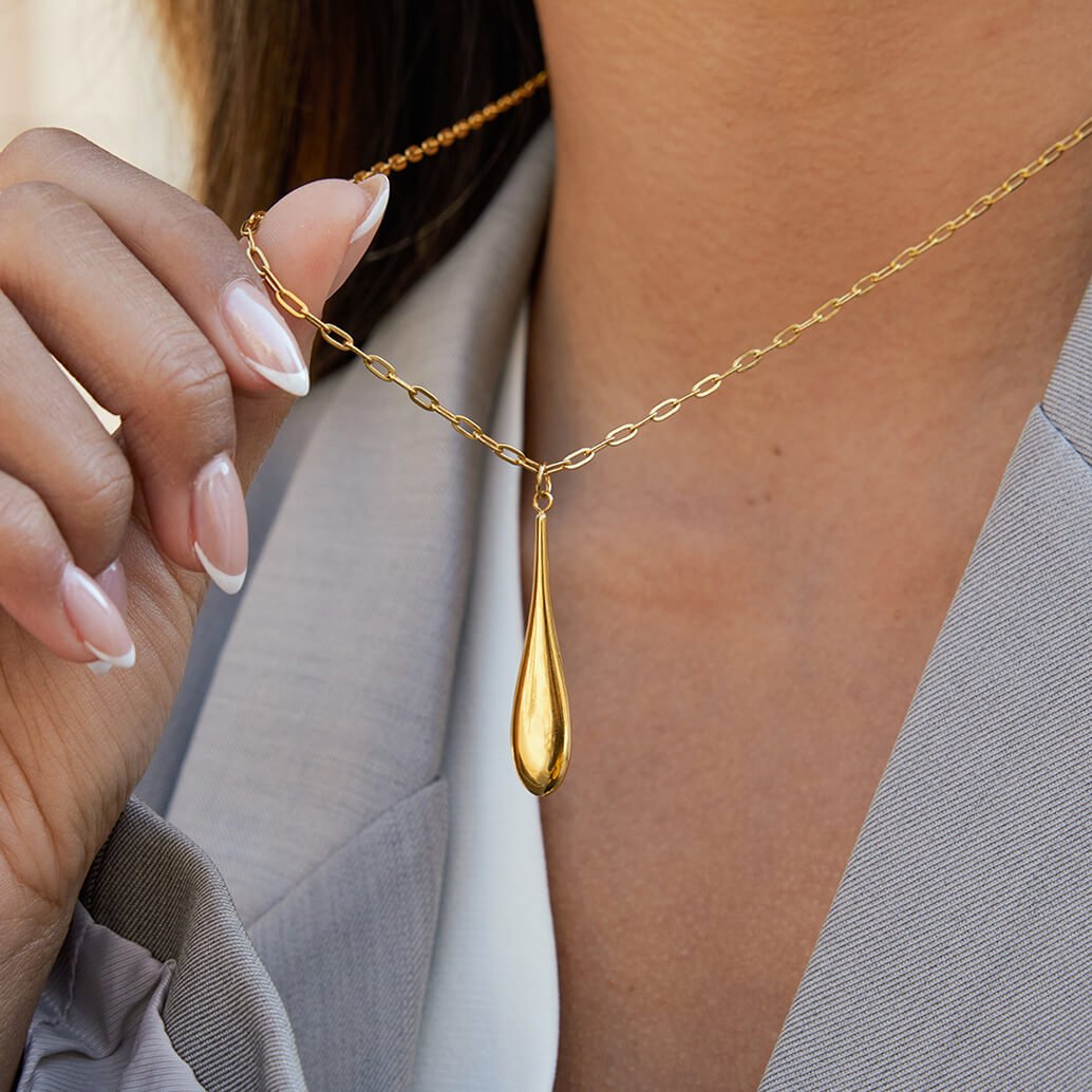 Water Drop Minimalist Pendant Necklace | 18K Gold - Plated Titanium Steel - Aruary Studio ｜ Artisanal Jewelry